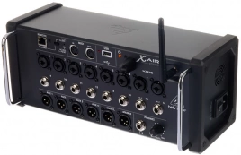 Микшерный пульт BEHRINGER X Air XR18