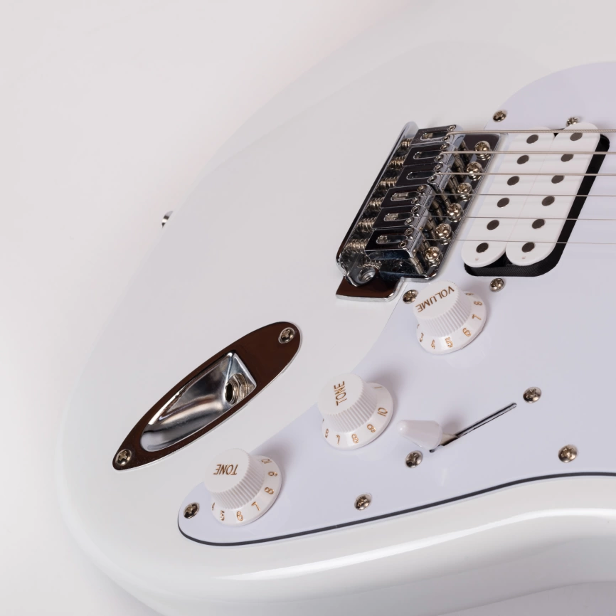 Электрогитара ROCKDALE STARS PLUS HT HSS WH белый фото 8